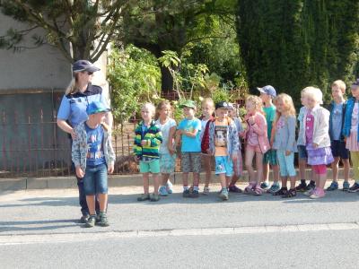 Foto des Albums: Schulwegtraining der ersten Klassen mit der Polizei