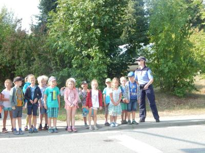Foto des Albums: Schulwegtraining der ersten Klassen mit der Polizei