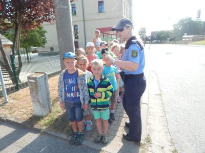 Foto des Albums: Schulwegtraining der ersten Klassen mit der Polizei