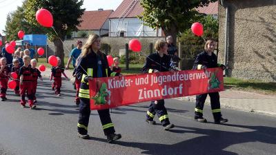 Foto des Albums: Festumzug zum 20. Zinndorfer Oktoberfest und zum Jubiläum "90 Jahre FF Zinndorf" (06. 10. 2018)