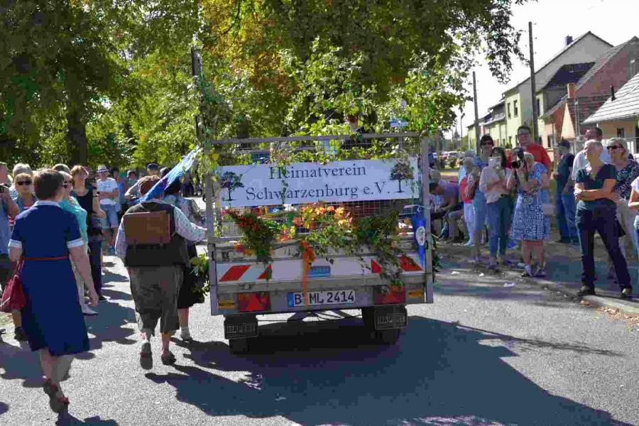 Bild: Der Wagen vom Heimatverein Schwarzenburg ist ein Hingucker und wird oft fotografiert.