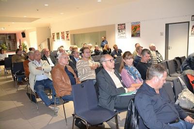 Foto des Albums: Stadtverwaltung lud zum offenen Workshop ins Foyer der Stadthalle ein - Thema war die Vorstellung des Parkraumkonzeptes im Entwurf