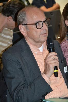 Foto des Albums: Stadtverwaltung lud zum offenen Workshop ins Foyer der Stadthalle ein - Thema war die Vorstellung des Parkraumkonzeptes im Entwurf