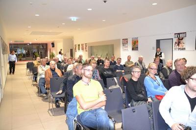 Foto des Albums: Stadtverwaltung lud zum offenen Workshop ins Foyer der Stadthalle ein - Thema war die Vorstellung des Parkraumkonzeptes im Entwurf