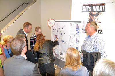 Foto des Albums: Stadtverwaltung lud zum offenen Workshop ins Foyer der Stadthalle ein - Thema war die Vorstellung des Parkraumkonzeptes im Entwurf