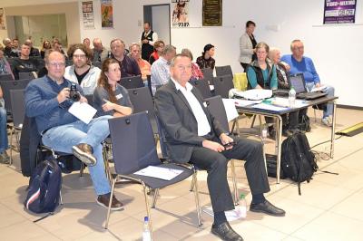Foto des Albums: Stadtverwaltung lud zum offenen Workshop ins Foyer der Stadthalle ein - Thema war die Vorstellung des Parkraumkonzeptes im Entwurf