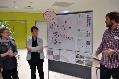 Foto des Albums: Stadtverwaltung lud zum offenen Workshop ins Foyer der Stadthalle ein - Thema war die Vorstellung des Parkraumkonzeptes im Entwurf