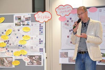 Foto des Albums: Stadtverwaltung lud zum offenen Workshop ins Foyer der Stadthalle ein - Thema war die Vorstellung des Parkraumkonzeptes im Entwurf
