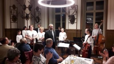 Music Mia l&auml;dt zum Mitsingen ein 