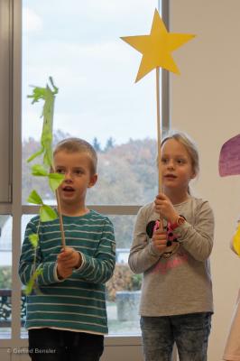 Foto des Albums: Lübzer Schüler präsentieren unterhaltsames Programm