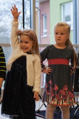 Foto des Albums: Lübzer Schüler präsentieren unterhaltsames Programm