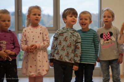 Foto des Albums: Lübzer Schüler präsentieren unterhaltsames Programm