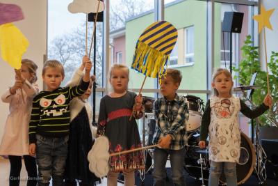 Foto des Albums: Lübzer Schüler präsentieren unterhaltsames Programm