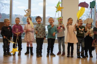 Foto des Albums: Lübzer Schüler präsentieren unterhaltsames Programm