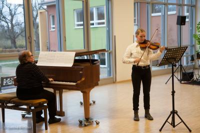 Foto des Albums: Lübzer Schüler präsentieren unterhaltsames Programm