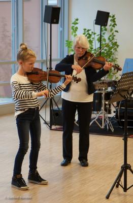 Foto des Albums: Lübzer Schüler präsentieren unterhaltsames Programm