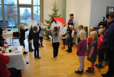 Foto des Albums: Ehemalige Mitarbeiter feiern märchenhaften Kaffeenachmittag