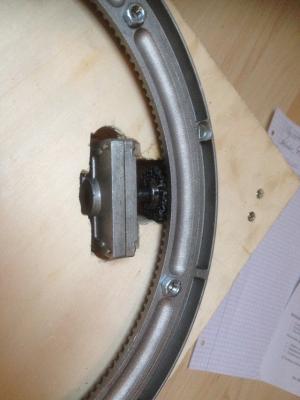 4 horizontale Achse Antrieb Drehkranz klein 