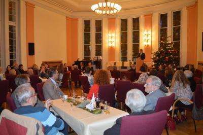 B&uuml;rgermeister Heiko M&uuml;ller begr&uuml;&szlig;te im Rathaussitzungssaal die G&auml;ste.   (Bild vergr&ouml;&szlig;ern)