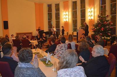 Unter den G&auml;sten weilten auch Fraktionsvorsitzende sowie Stadtverordnete.   (Bild vergr&ouml;&szlig;ern)