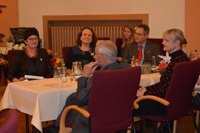 Die Jury mit Gabi Helbig, Gisela Dittmer, Michael Ziesecke, Marlies Schnaibel und Karl Hoffmann stellte abwechselnd die Nominierten und ihr Engagement vor.  (Bild vergr&ouml;&szlig;ern)