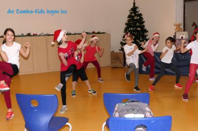 Foto des Albums: Kinderweihnachtsfest bei Blau-Weiß