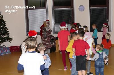 Foto des Albums: Kinderweihnachtsfest bei Blau-Weiß