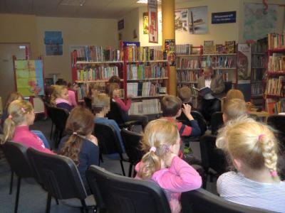 Foto des Albums: In der Bibliothek Neustadt