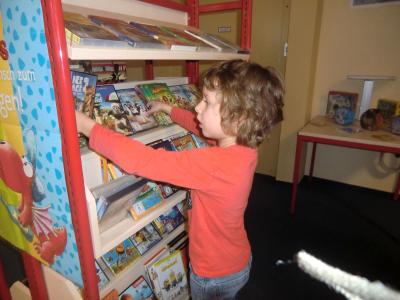 Foto des Albums: In der Bibliothek Neustadt