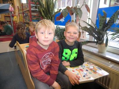 Foto des Albums: In der Bibliothek Neustadt