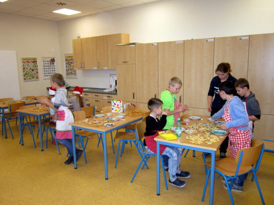Bild: 3b Weihnachtsbäckerei 4