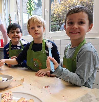 Foto des Albums: In der Weihnachtsbäckerei der Löwen