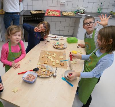 Foto des Albums: In der Weihnachtsbäckerei der Löwen