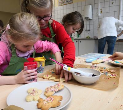 Foto des Albums: In der Weihnachtsbäckerei der Löwen