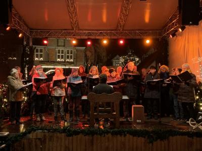 Auftritt auf dem Weihnachtsmarkt Wolfenb&uuml;ttel Foto 1 von 2  (Bild vergr&ouml;&szlig;ern)