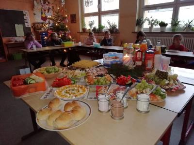 Foto des Albums: Weihnachtsfeiern der Klassen 1-4