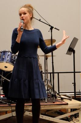 Junge frische Stimme  