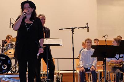 Sylvia Wegener f&uuml;hrte an diesem Nachmittag durch das Programm 