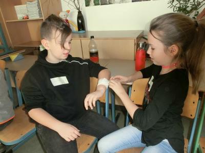 Einen Verband richtig anzulegen, ist gar nicht so schwierig! 