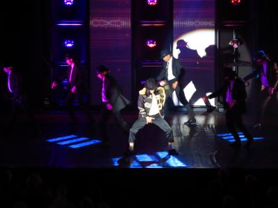 Foto des Albums: "Don't stop the music"