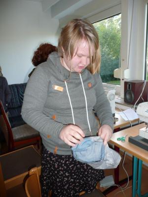 Foto des Albums: Aktionstag mit Tanja: Nähen mit der Nähmaschine
