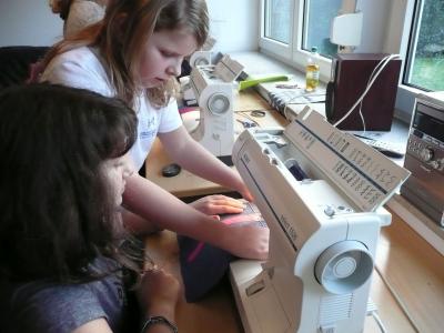 Foto des Albums: Aktionstag mit Tanja: Nähen mit der Nähmaschine