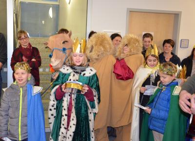 Sternsinger in der Kreisverwaltung  (Bild vergr&ouml;&szlig;ern)