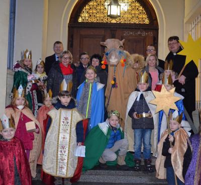 Sternsinger in der Kreisverwaltung  (Bild vergr&ouml;&szlig;ern)