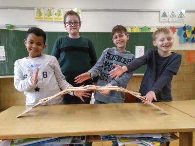 Foto des Albums: "Brückenbau" im Sachunterricht, Klasse 4b