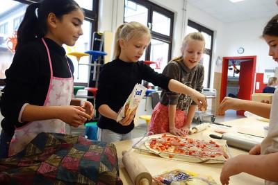Foto des Albums: Pizza backen Klasse 4c