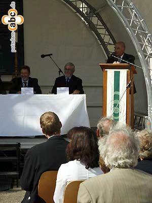 Foto des Albums: 40. Jahrestag der Sprengung der Garnisonkirche: Gottesdienst, Stiftungsgründung und Gegendemonstration (23.06.2008)