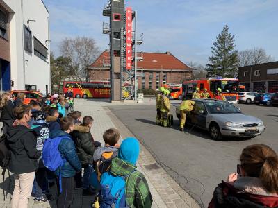 Foto des Albums: Feuerwehrbesuch der Klasse 4d (20.03.2019)