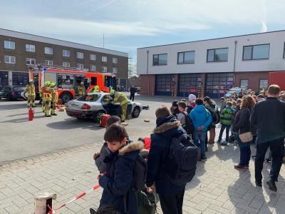 Foto des Albums: Feuerwehrbesuch der Klasse 4d (20.03.2019)