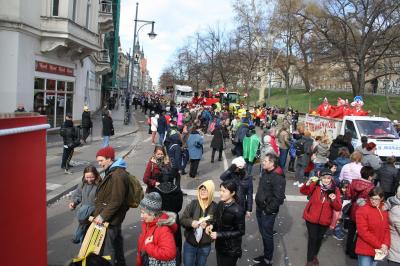Foto des Albums: Rosenmontagsumzug in Halle an der Saale 2019